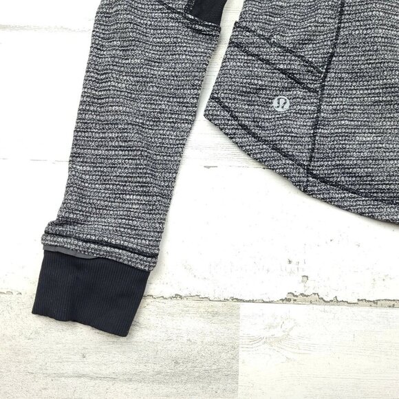 Lululemon Base Runner 1/2 Zip Pullover  Jacket Heathered Grey Black Size 6 - Picture 4 of 12